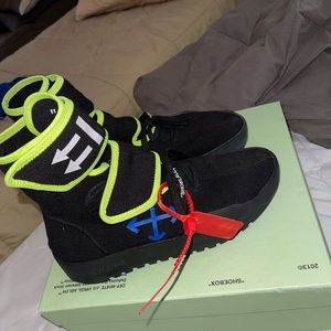 off-white motto wrap